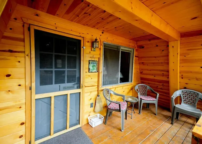 Rustic 3 - Two Bedroom Holiday home Forest Lakes Estates