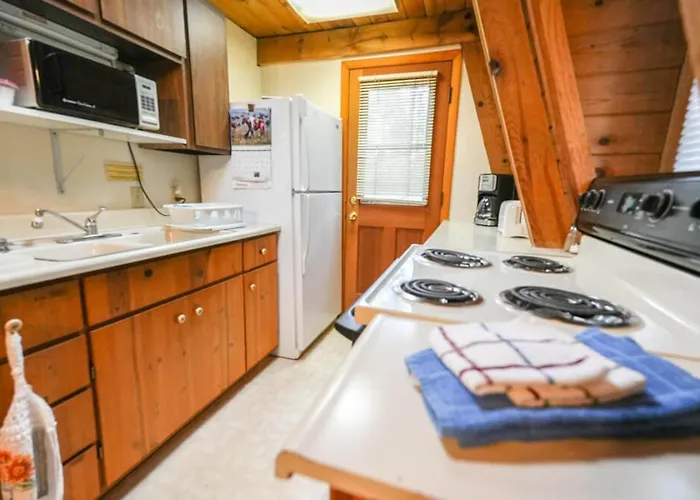 Holiday home Rustic 3 - Two Bedroom Forest Lakes Estates